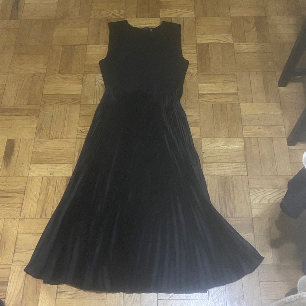 Theory Black Sleeveless Pleated Dress